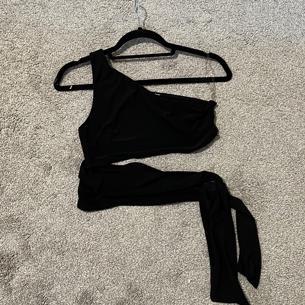 Black crop top